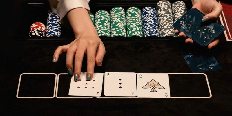 Đọc bài Poker dựa trên số tiền đặt cược 