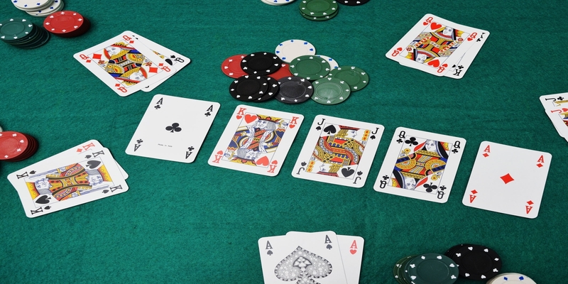 Các Vòng Cược Trong Ván Bài Poker Bạn Cần Biết