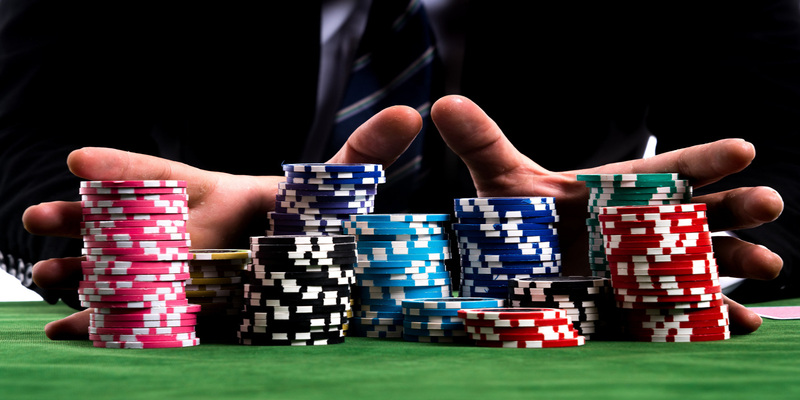 Luật và cách chơi cơ bản của trò chơi bài Poker trực tuyến